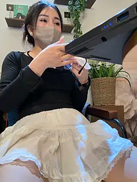 Linh 2004 online show from 22, 3, 2026