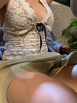 Linh 2004 online show from 2, 4, 2026