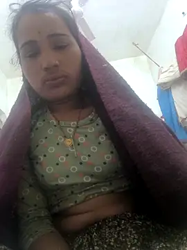 Snapshot of Hot_raaani chatting on 15, 12, 2025 Hot raaani online show from 15, 12, 2025