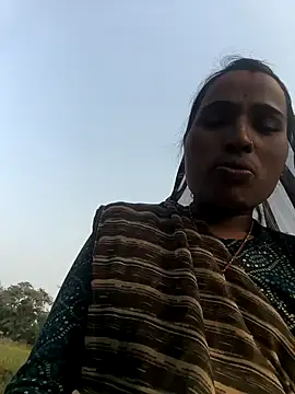 Snapshot of Hot_raaani chatting on 25, 11, 2025 Hot raaani online show from 25, 11, 2025