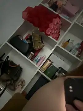 Snapshot of -Linaa- chatting on 10, 9, 2025 -Linaa- online show from 10, 9, 2025