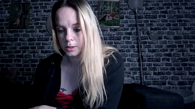 Snapshot of SexyMilf_37 chatting on 11, 5, 2026 SexyMilf 37 online show from 11, 5, 2026