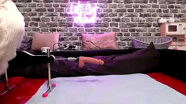 Snapshot of SexyMilf_37 chatting on 21, 11, 2025 SexyMilf 37 online show from 21, 11, 2025