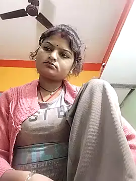 Hot mirchjii online show from 17, 12, 2025