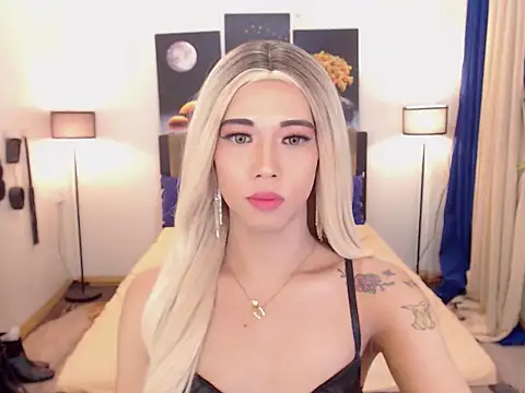 Snapshot of PreciousAmore chatting on 10, 11, 2025 PreciousAmore online show from 10, 11, 2025