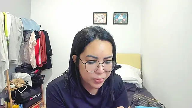 Snapshot of Rainy_Ren chatting on 21, 10, 2025 Rainy Ren online show from 21, 10, 2025