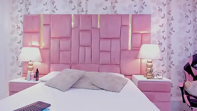 GabyMoreau online show from 10, 3, 2026