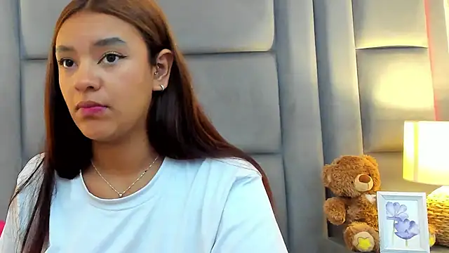 GabyMoreau online show from 27, 10, 2025