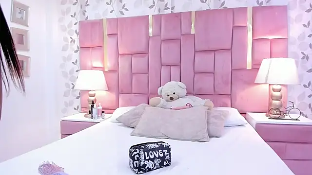 GabyMoreau online show from 26, 3, 2026