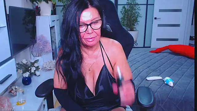 Anna Blare online show from 10, 10, 2025