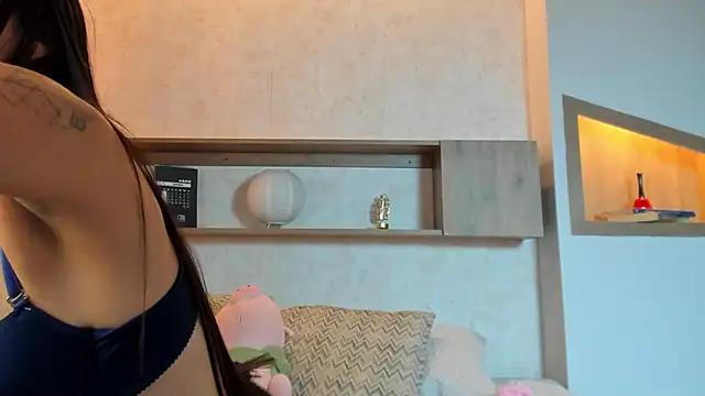 Emilly Beaumont online show from 3, 2, 2026