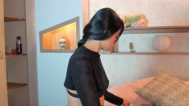 Emilly Beaumont online show from 19, 12, 2025