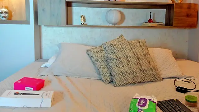 Emilly Beaumont online show from 8, 1, 2026