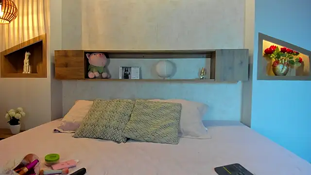 Emilly Beaumont online show from 25, 3, 2026