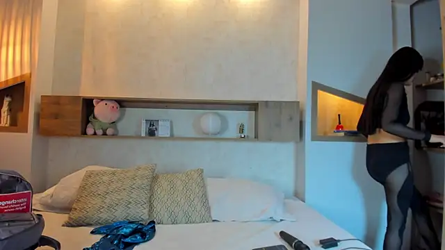 Emilly Beaumont online show from 25, 2, 2026