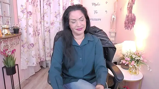 Snapshot of MyLovOne chatting on 17, 11, 2025 MyLovOne online show from 17, 11, 2025