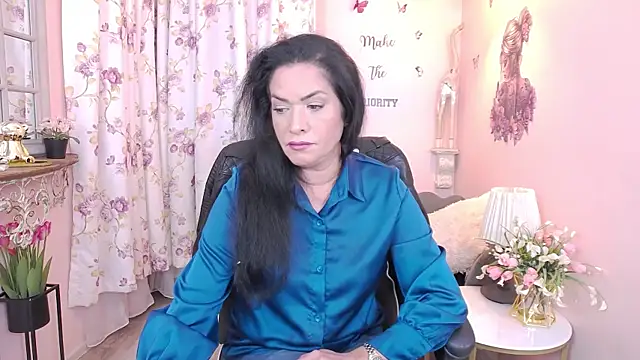 Snapshot of MyLovOne chatting on 19, 11, 2025 MyLovOne online show from 19, 11, 2025