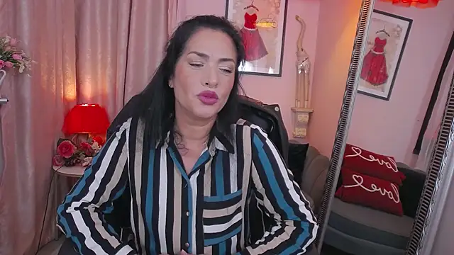 Snapshot of MyLovOne chatting on 12, 10, 2025 MyLovOne online show from 12, 10, 2025