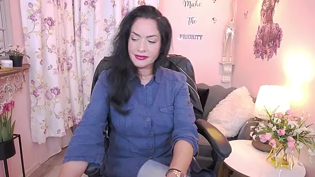 Snapshot of MyLovOne chatting on 9, 11, 2025 MyLovOne online show from 9, 11, 2025