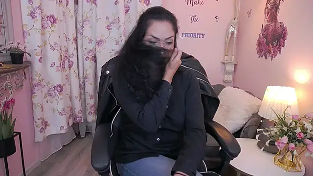 Snapshot of MyLovOne chatting on 31, 10, 2025 MyLovOne online show from 31, 10, 2025