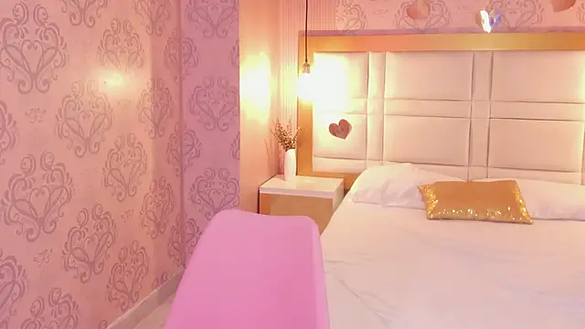 luna hot ass online show from 17, 2, 2026