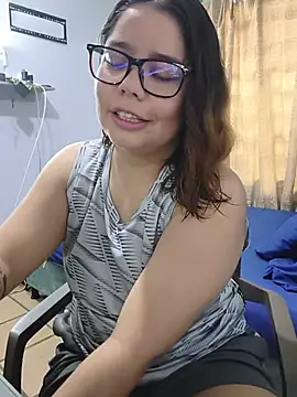 Snapshot of saenz_eymi chatting on 3, 7, 2026 saenz eymi online show from 3, 7, 2026
