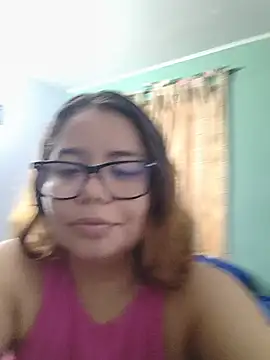 Snapshot of saenz_eymi chatting on 23, 5, 2026 saenz eymi online show from 23, 5, 2026
