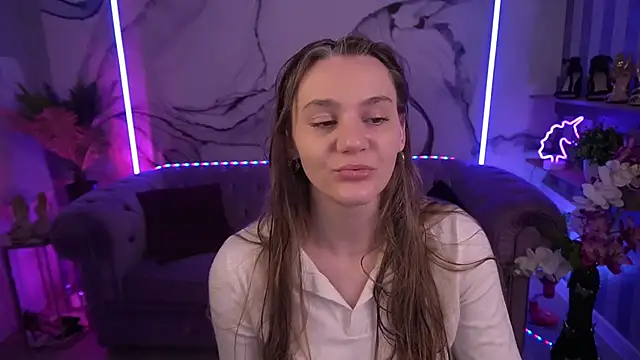 Snapshot of DiamondGoldie chatting on 24, 9, 2025 DiamondGoldie online show from 24, 9, 2025