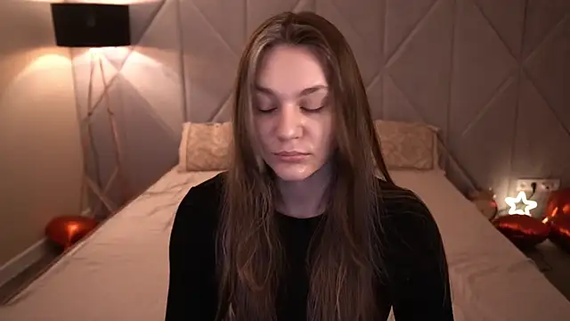 DiamondGoldie online show from 2, 4, 2026