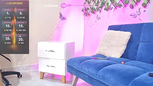 Karen Ariass online show from 1, 12, 2025