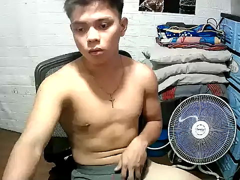 Snapshot of Pinoy_slutcummer69 chatting on 23, 5, 2026 Pinoy slutcummer69 online show from 23, 5, 2026