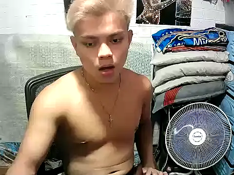 Snapshot of Pinoy_slutcummer69 chatting on 3, 6, 2026 Pinoy slutcummer69 online show from 3, 6, 2026