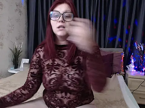 Alisawoods  online show from 5, 11, 2025