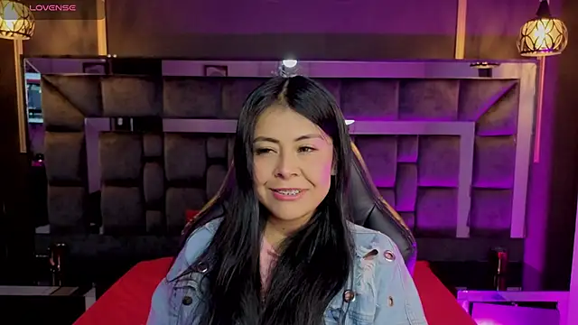 Aniajoness  online show from 25, 11, 2025