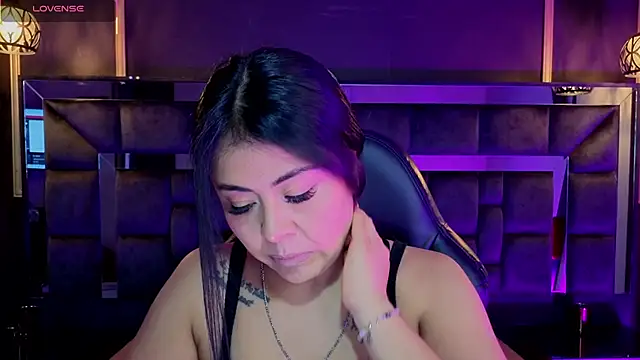 Aniajoness  online show from 15, 11, 2025