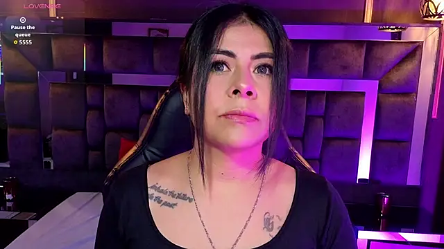 Aniajoness  online show from 5, 11, 2025