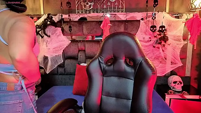 Aniajoness  online show from 24, 10, 2025