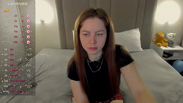 MikaBloom online show from 12, 4, 2026