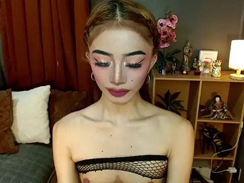 sweetcumcara online show from 24, 4, 2026