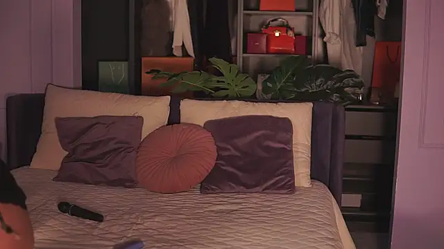 Monique Celeste online show from 18, 4, 2026