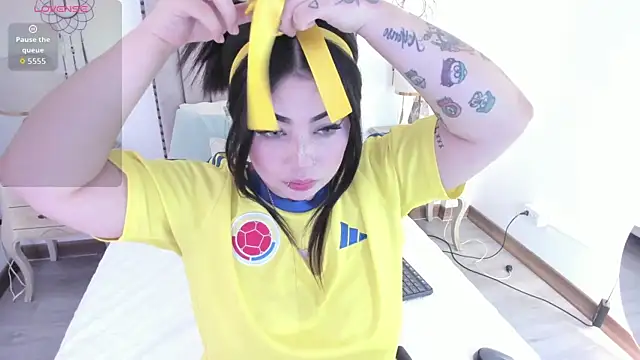 Snapshot of MeganStar__ chatting on 15, 11, 2025 MeganStar online show from 15, 11, 2025