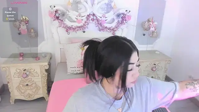 Snapshot of MeganStar__ chatting on 22, 11, 2025 MeganStar online show from 22, 11, 2025