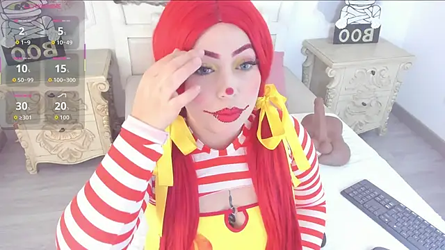 Snapshot of MeganStar__ chatting on 31, 10, 2025 MeganStar online show from 31, 10, 2025