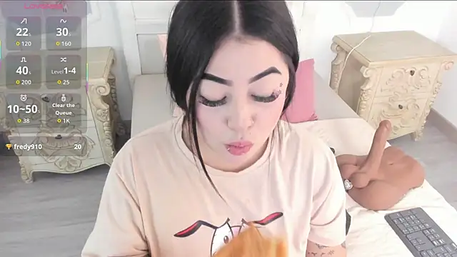 Snapshot of MeganStar__ chatting on 22, 10, 2025 MeganStar online show from 22, 10, 2025