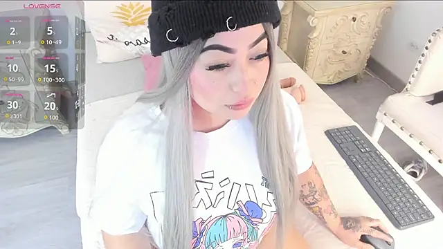 Snapshot of MeganStar__ chatting on 14, 10, 2025 MeganStar online show from 14, 10, 2025