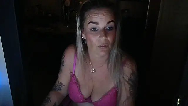 Snapshot of Mrs-Aurora chatting on 9, 5, 2026 Mrs-Aurora online show from 9, 5, 2026