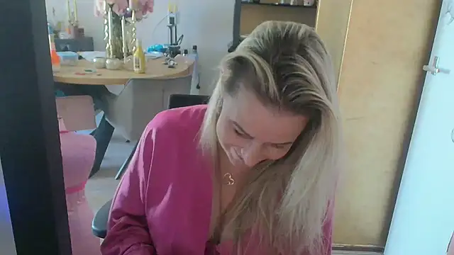 Mrs-Aurora online show from 25, 2, 2026