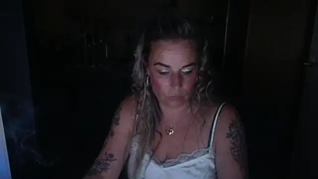 Snapshot of Mrs-Aurora chatting on 9, 5, 2026 Mrs-Aurora online show from 9, 5, 2026