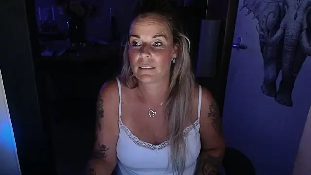 Snapshot of Mrs-Aurora chatting on 5, 7, 2026 Mrs-Aurora online show from 5, 7, 2026