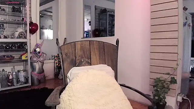 xinamora online show from 2, 11, 2025